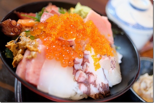 糸島のおすすめ海鮮丼 ランチで格安 塚本鮮魚店 福岡糸島で食事と観光