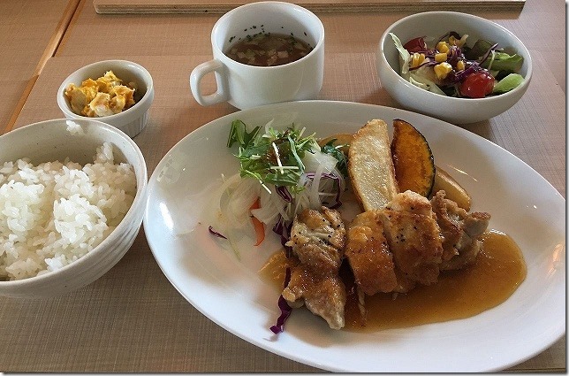 日替わりランチ　チキンソテーの和風おろし　夜カフェ