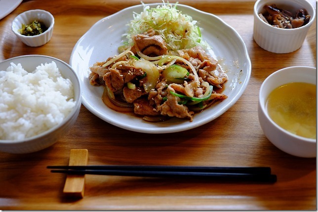 糸島カフェレストラン「でん」の生姜焼きランチセット