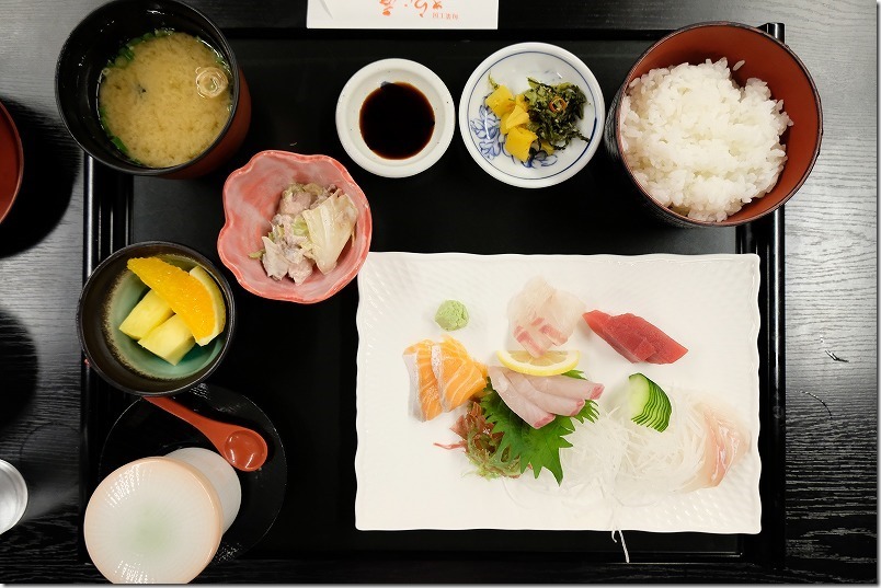 きららの湯の刺し身御膳・食事