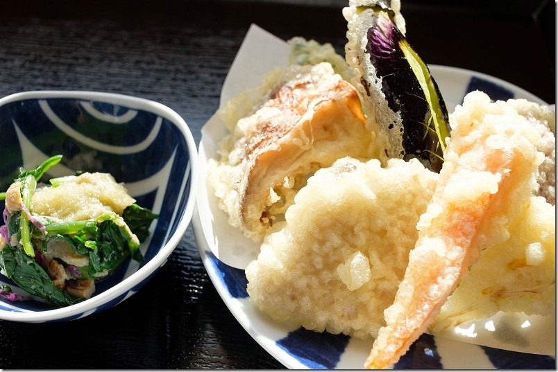 ふくの里の食事所「旬菜旬魚ふくふく」の季節の野菜の天ぷら