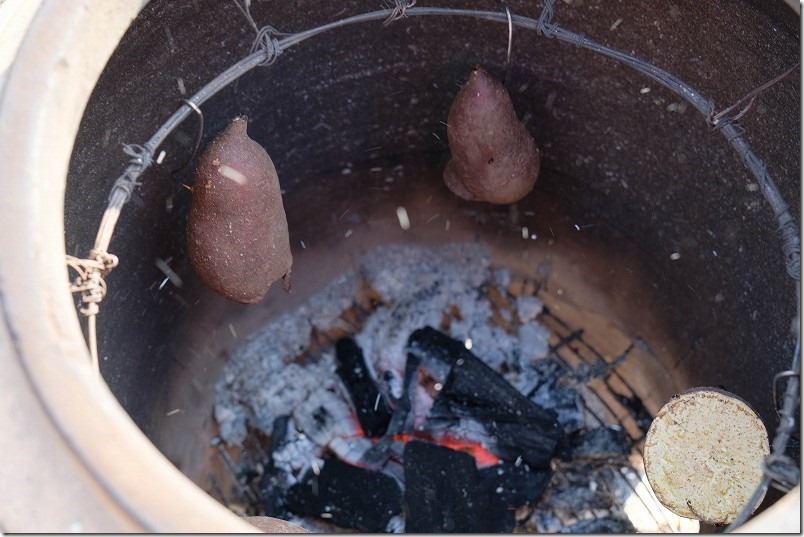 糸島、小富士梅林で焼き芋、梅干し