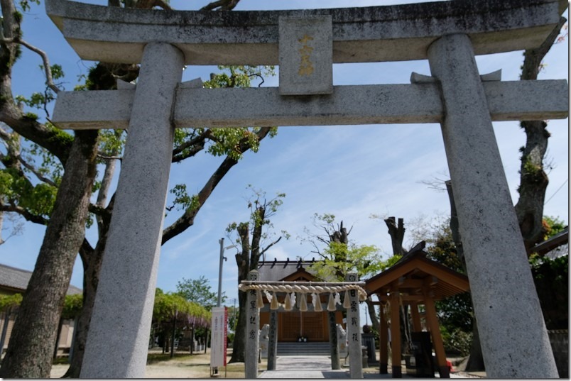 糸島、太郎丸神社の藤棚の場所