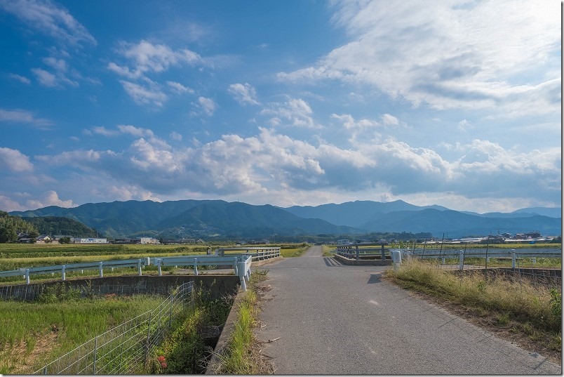 おむすび 糸島ロケ地 主人公が自転車で渡る橋（背景に雷山）