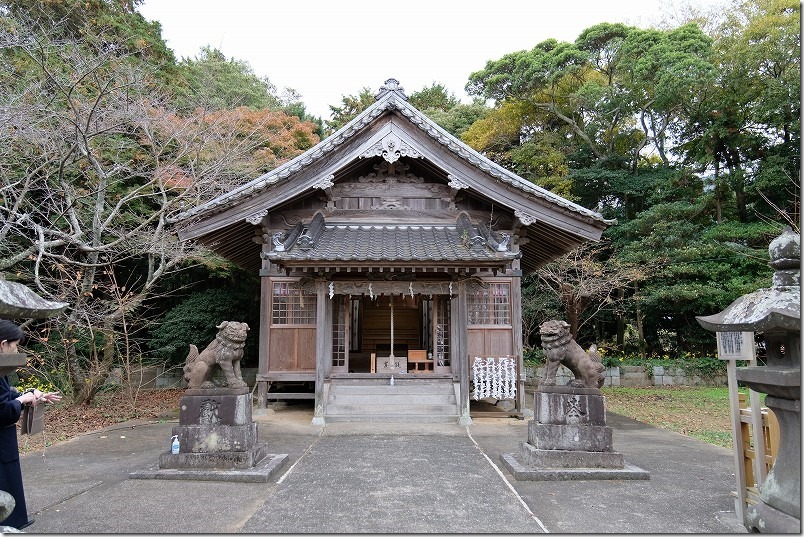 筑前深江駅に近い鎮懐石八幡宮・本殿（糸島電車で初詣）